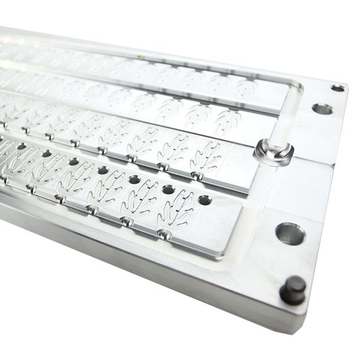 2" BLITZ GRUB TAIL MOLD